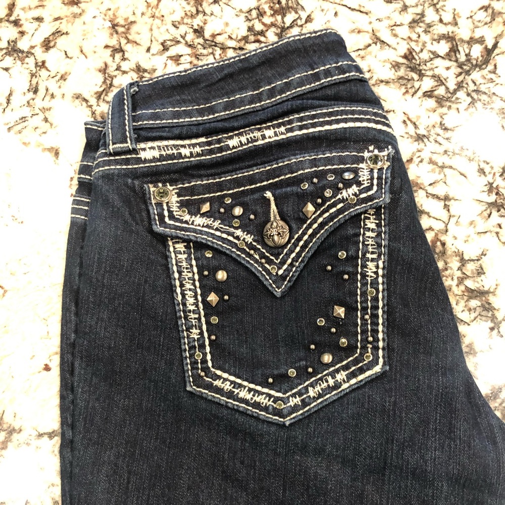LIKE NEW Miss Me Jeans